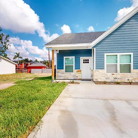 Villa Uvalde Avenue Abode